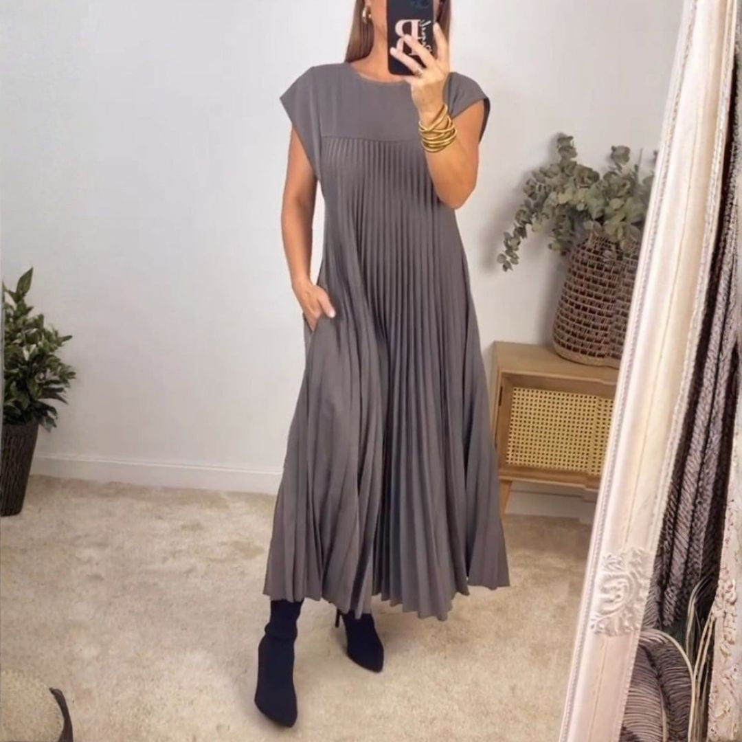 Sheila™ | Elegant Pleated Maxi Dress