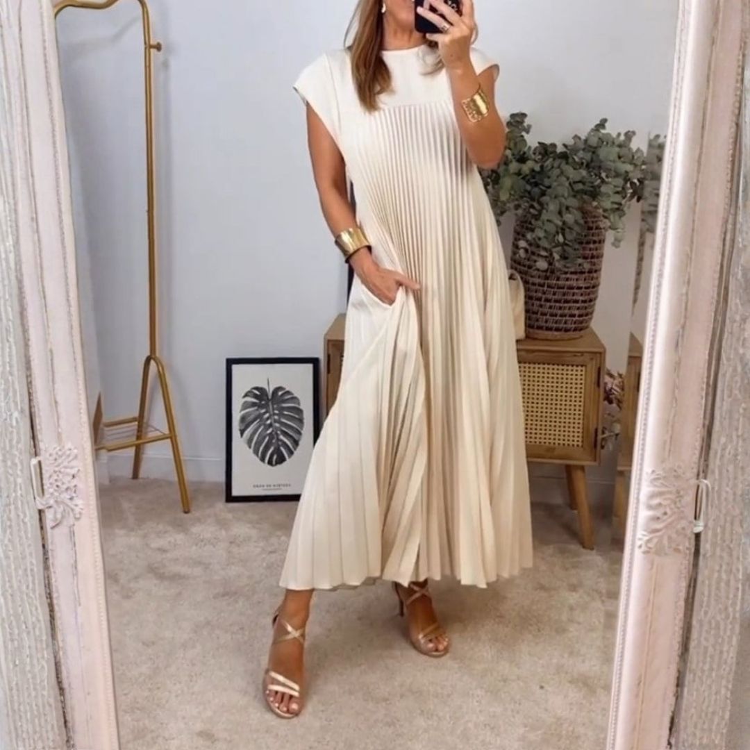 Sheila™ | Elegant Pleated Maxi Dress